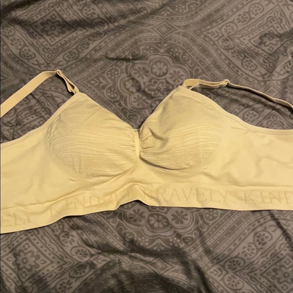 Like new kindred bravely nursing/pumping bra